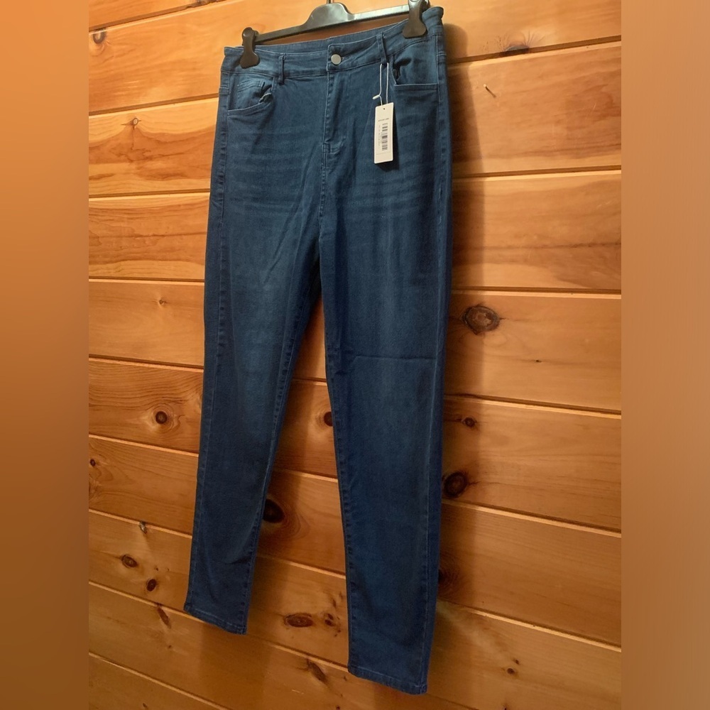 Women’s good wear club jeans size regular large new with tags